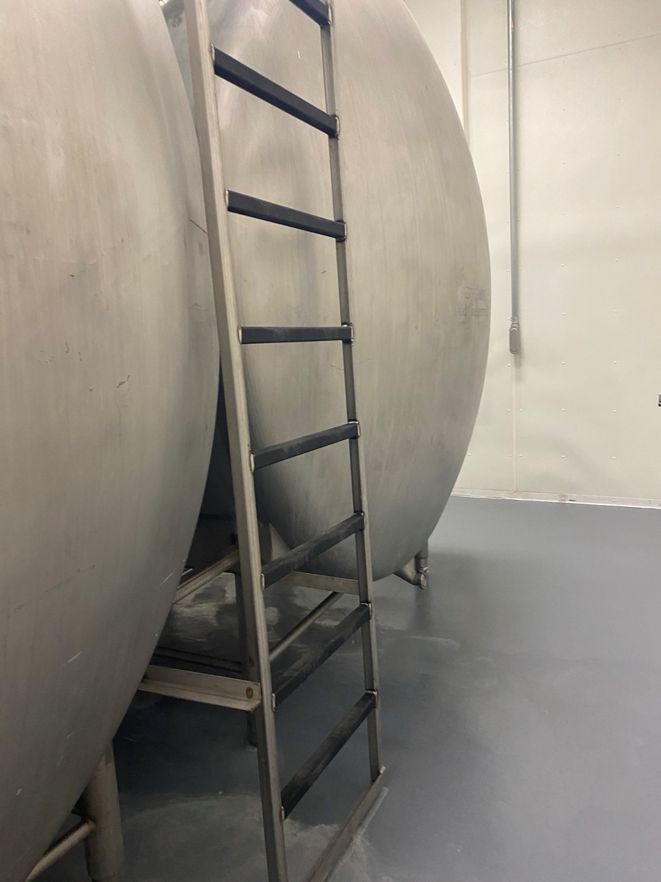 4,500 Gallon Trinity Industries Stainless Steel Holding Tank, 1991 - Admix Rotosolver High Shear Mixing System - Image 2