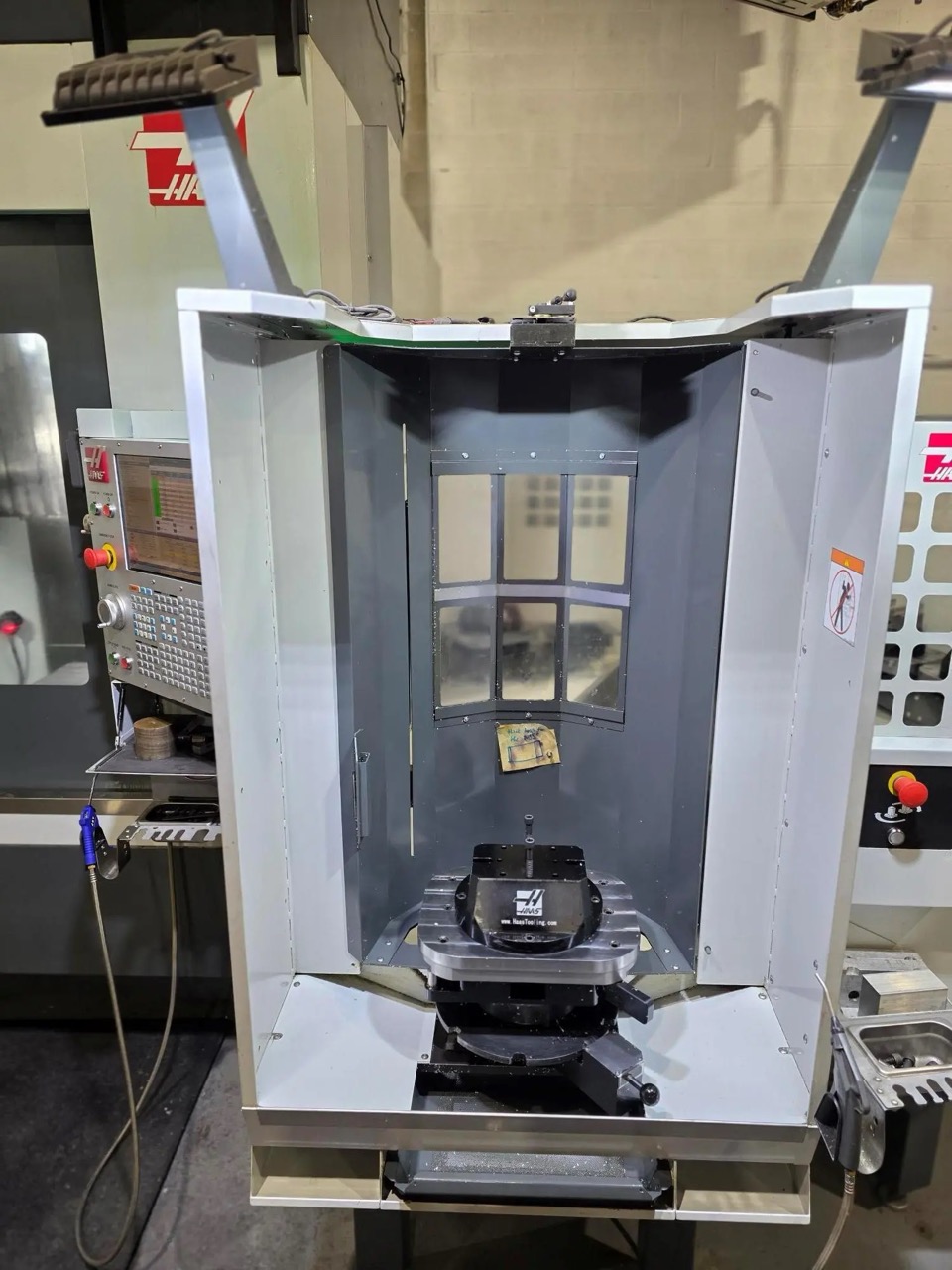 Haas UMC-1000 5-Axis CNC UMC, 2021 - 10-Pallet Changer, 15,000 RPM Spindle, WIPS, Through-Spindle Coolant, Chip Conveyor, Rigid Tapping - Image 5