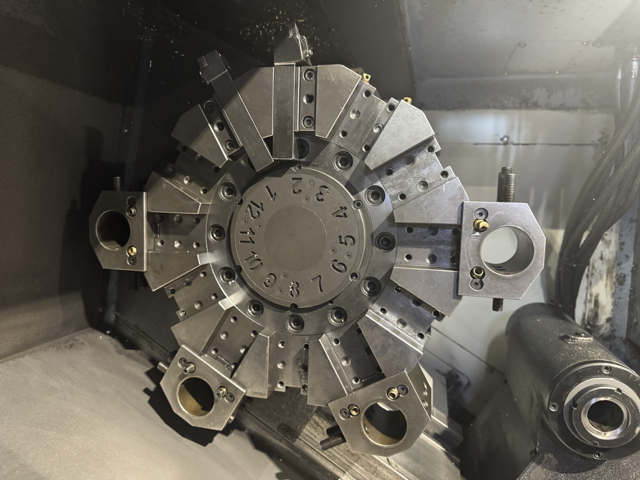 Doosan PUMA GT2600 CNC Lathe, 2017 - Presetter, Chip Conveyor - Image 6
