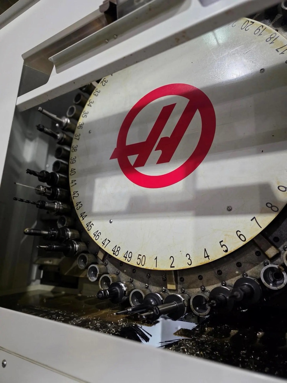 Haas UMC-1000 5-Axis CNC UMC, 2021 - 10-Pallet Changer, 15,000 RPM Spindle, WIPS, Through-Spindle Coolant, Chip Conveyor, Rigid Tapping - Image 6