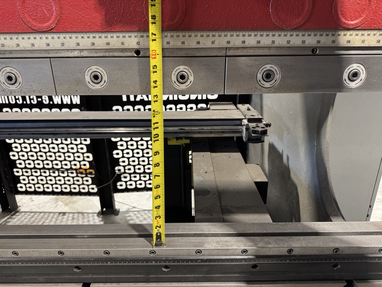 175 Ton x 10' Cincinnati Hydraulic CNC Press Brake, 2020 – Baseform Press Brake w/ Touchscreen Control, CNC Crowning & Multi-Axis Backgauge - Image 4