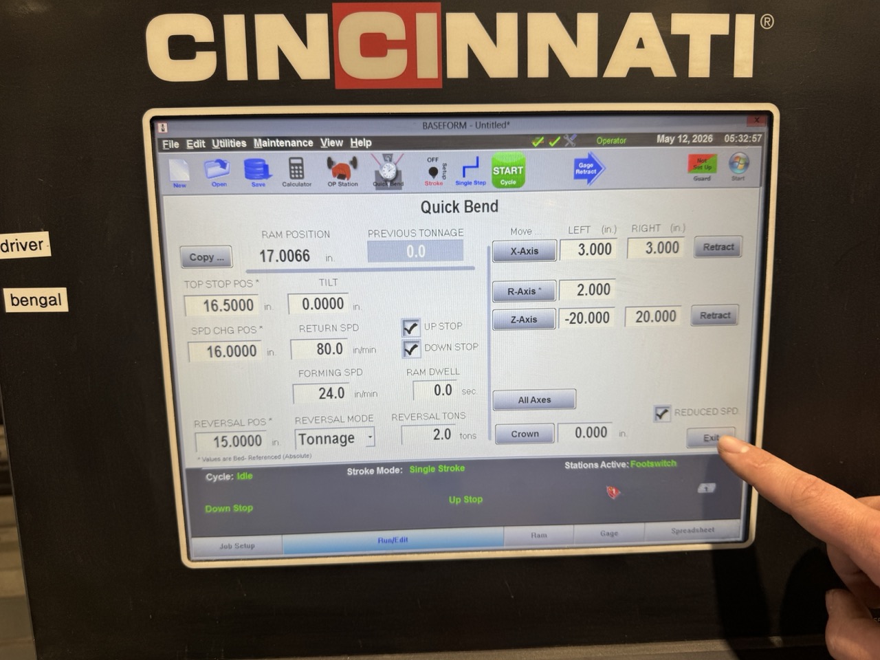 175 Ton x 10' Cincinnati Hydraulic CNC Press Brake, 2020 – Baseform Press Brake w/ Touchscreen Control, CNC Crowning & Multi-Axis Backgauge - Image 6