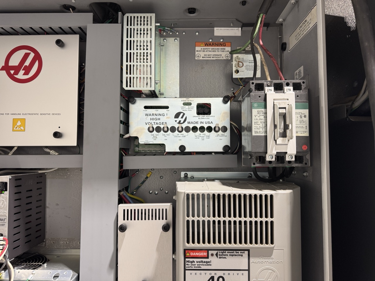 Haas VF-3SS CNC VMC, 2011 - 4 axis, Haas HRT-210 Rotary Table - Image 19