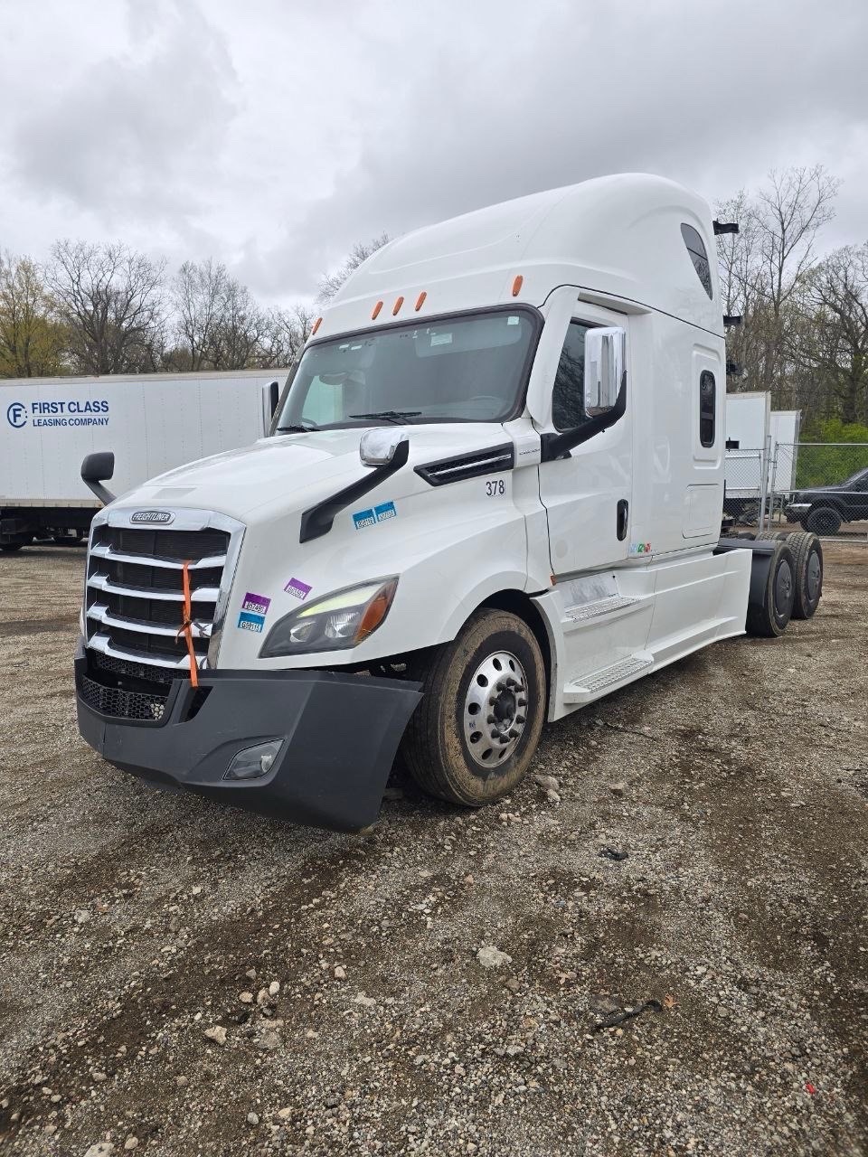 Freightliner Cascadia 126 Sleeper Truck, 2023 – Detroit DD15 / DT12 Automatic, Tandem Axle Class 8 Semi Tractor - Image 3