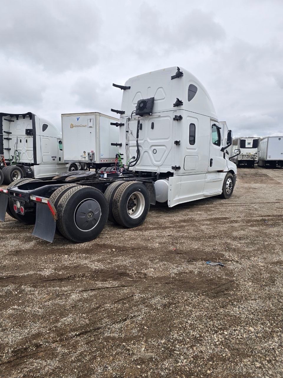 Freightliner Cascadia 126 Sleeper Truck, 2023 – Detroit DD15 / DT12 Automatic, Tandem Axle Class 8 Semi Tractor - Image 7