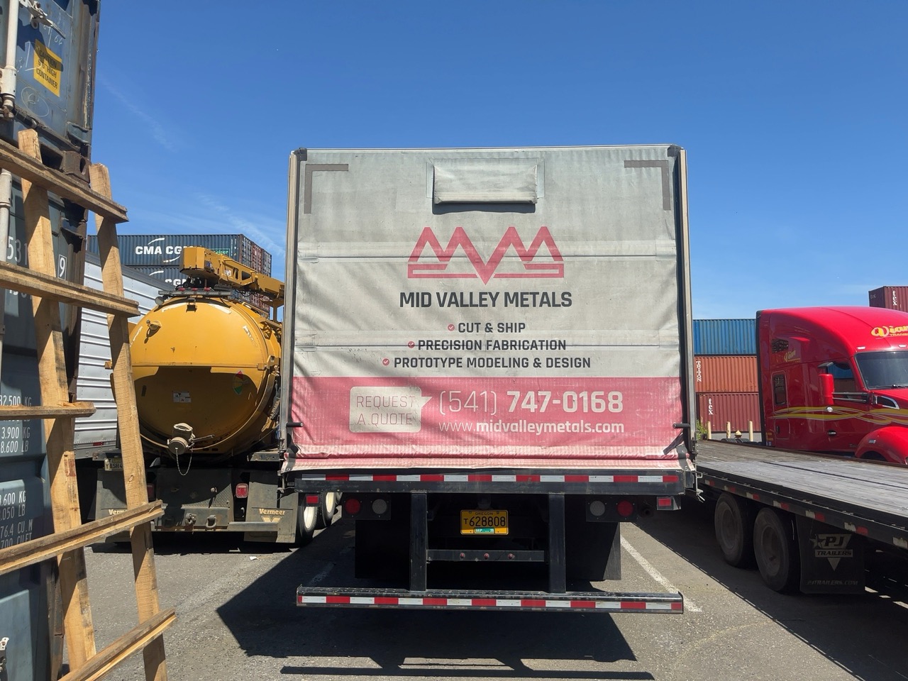 Freightliner M2 106 Medium Duty Truck, 2017 – Cummins Diesel, Allison Automatic, Air Brakes, Class 6/7 Commercial Chassis - Image 11