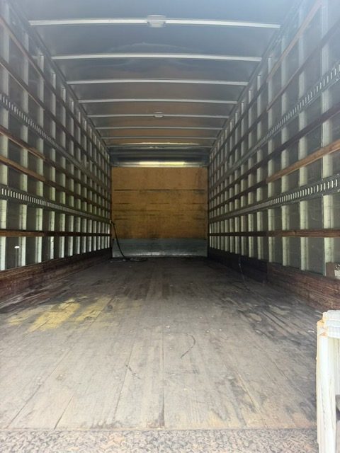 International 4300 Medium-Duty Straight Truck, 2018 – 24' Box Truck, Cummins Diesel, Allison Automatic - Image 19