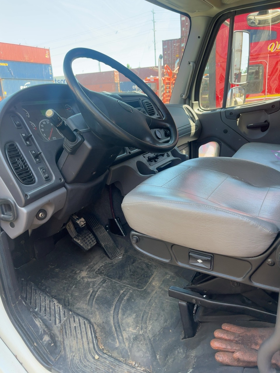 Freightliner M2 106 Medium Duty Truck, 2017 – Cummins Diesel, Allison Automatic, Air Brakes, Class 6/7 Commercial Chassis - Image 20