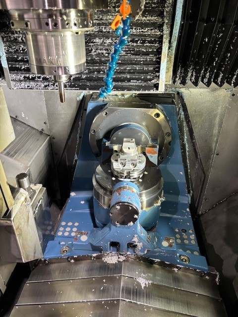 Matsuura LX160 5-Axis CNC VMC, 2014 - 42 Pallet Changer, Chip Conveyor, Renishaw Probe - Image 4