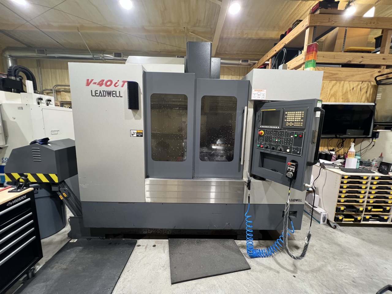 Leadwell V-40it 40"x20" VMC 4th/5th Axis, 2011 - Trunnion Table, TSC and Low Hours