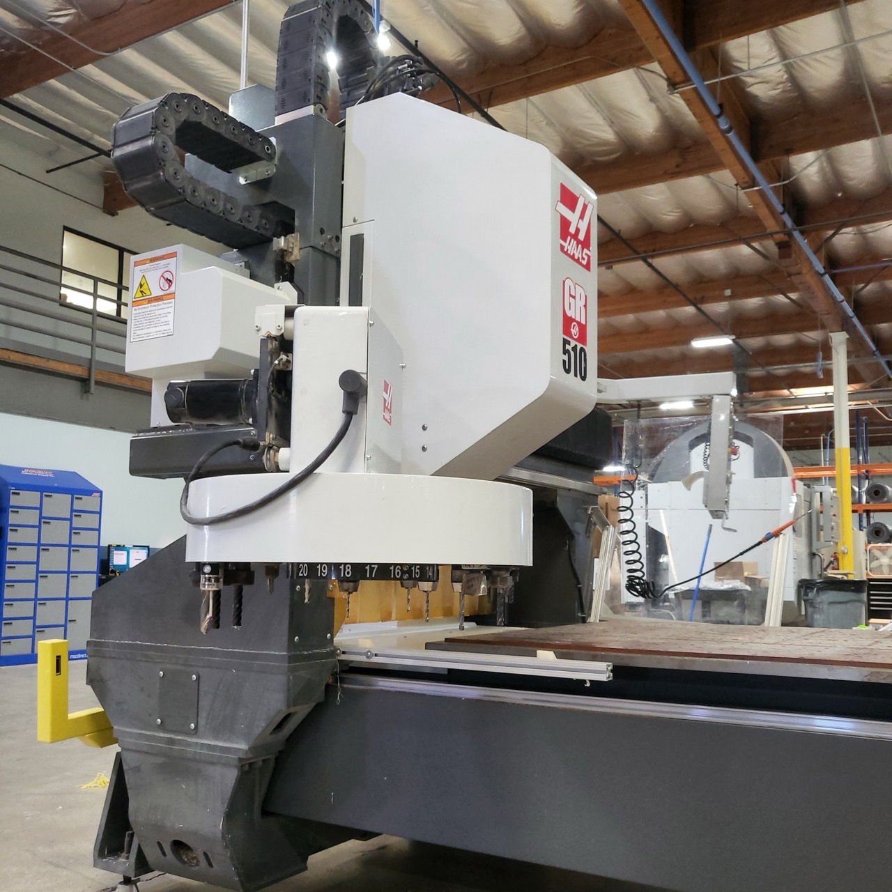 Haas GR-510 Gantry Mill, 2012 - 10k Spindle, Airblast, Low Hours - Image 2