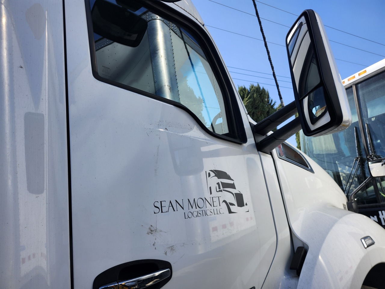 Kenworth T680 76-Inch Sleeper Semi Truck, 2020 – PACCAR MX-13 – Automatic – 578,704 Miles - Image 4