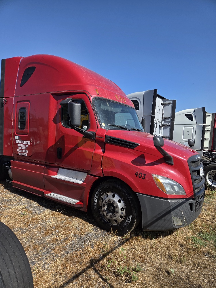 Freightliner Cascadia 126 Sleeper Truck, 2019 – Detroit DD15, DT12 Automatic, 72” Raised Roof, Tandem Axle - Image 3