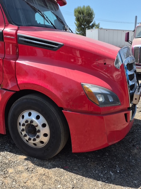 Freightliner Cascadia Sleeper Semi, 2019 – Tandem Axle Class 8 Tractor - Image 6