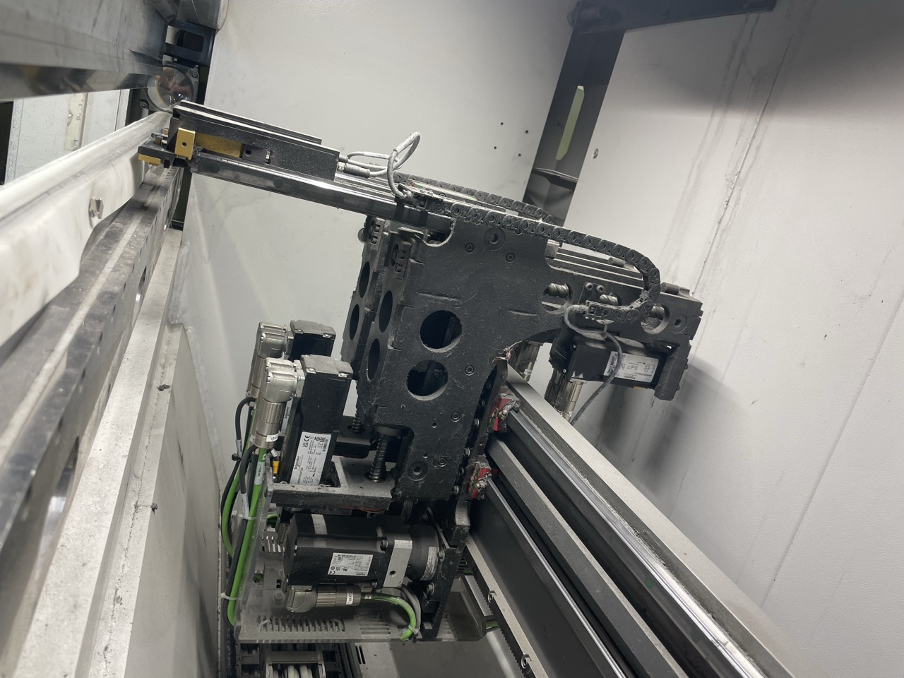 88 Ton x 5' Bystronic ByBend Star CNC Kuka Robot Controlled Press Brake, 2023 - Tooling Included, Robot Included, 6 Axis Backgauge - Image 9