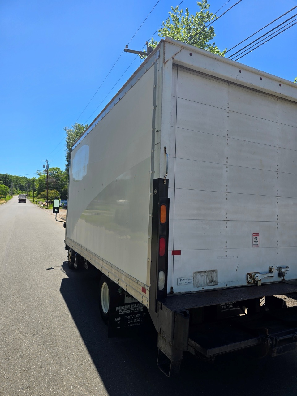 Isuzu NPR-HD 16’ Box Truck, 2018 – 14,500 LB GVWR, Automatic, Gas V8, Non-CDL - Image 4