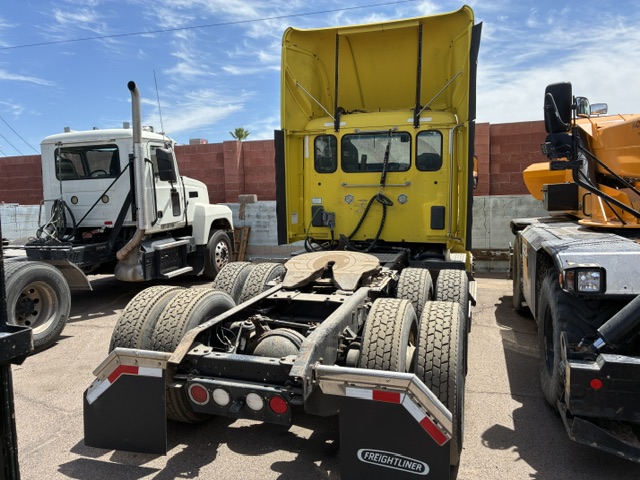 Kenworth T680 Day Cab Semi Truck, 2016 – PACCAR MX-13 Diesel – Tandem Axle – Class 8 Tractor - Image 8