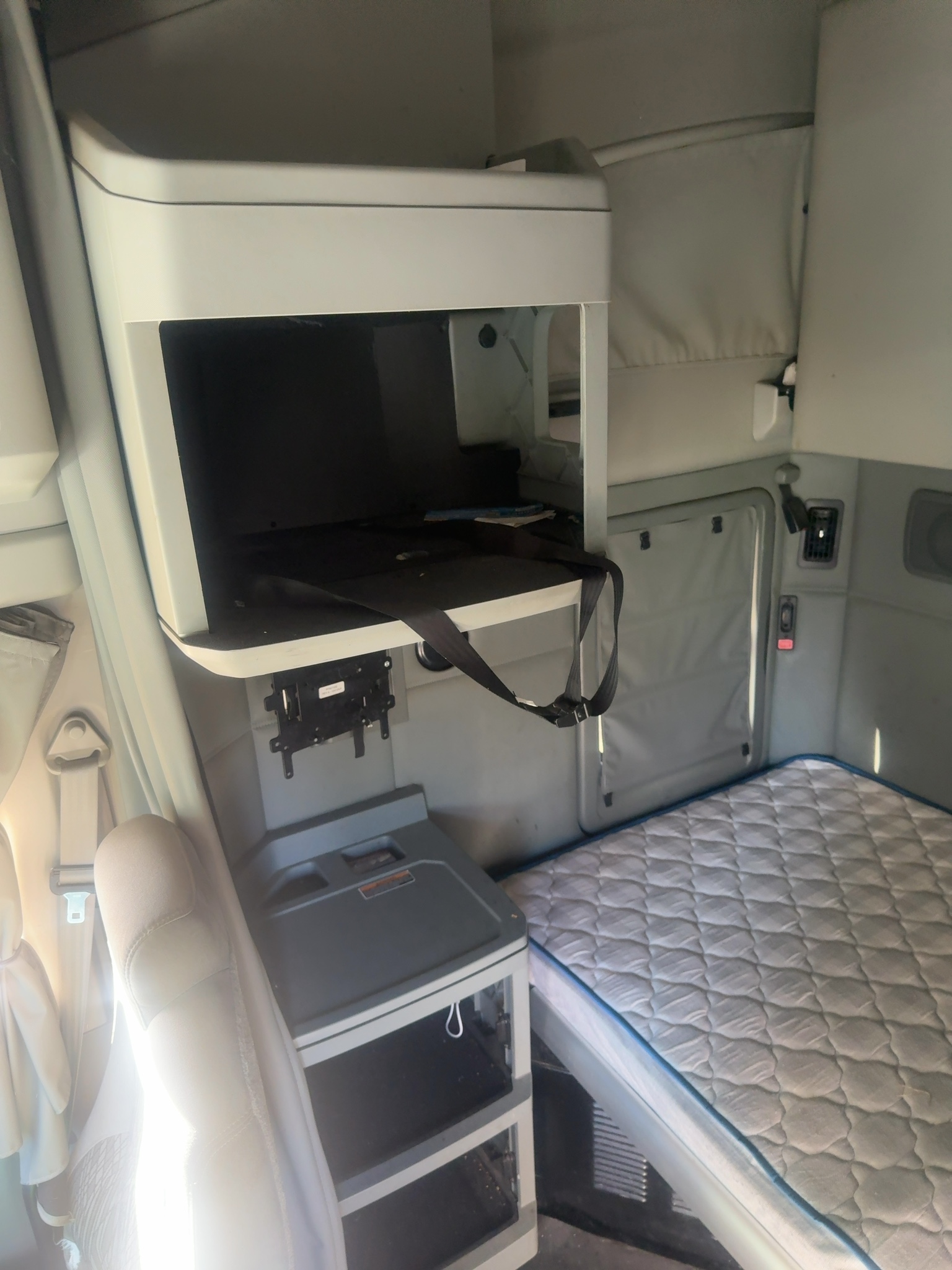 Kenworth T680 Sleeper Truck, 2020 - Cummins X15/ISX 15.0L Diesel - Image 26