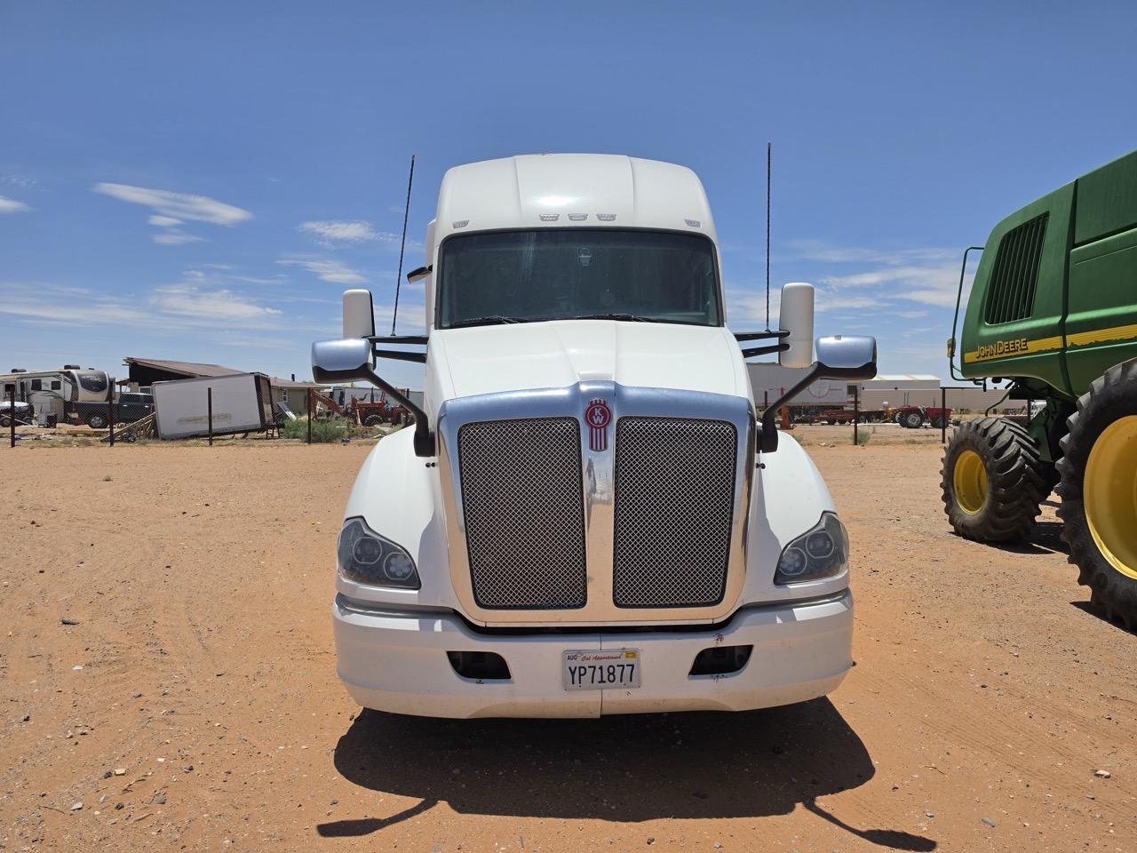 Kenworth T680 Raised Roof Sleeper, 2018 - Cummins ISX Engine