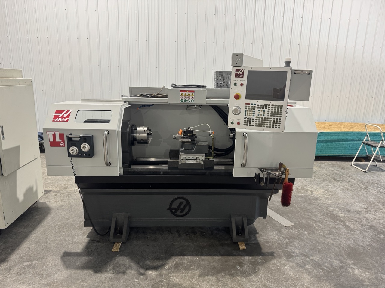 Haas TL-1 CNC Lathe, 2018 - 4 Station Tool Post, Tailstock, Rotating Coolant, Hand Wheels