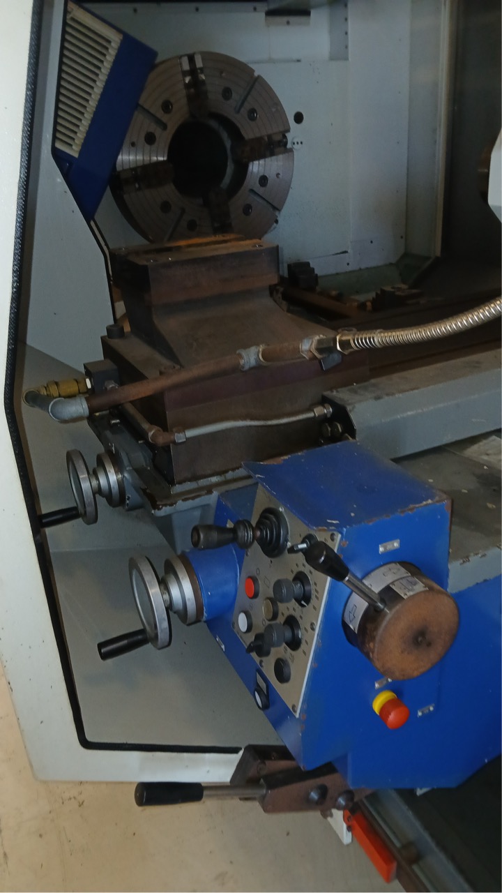 Weiler E90 x 3000 CNC Lathe, 2012 - 10" Bore, Weiler CNC Control, Steady Rest, Chip Conveyor - Image 3