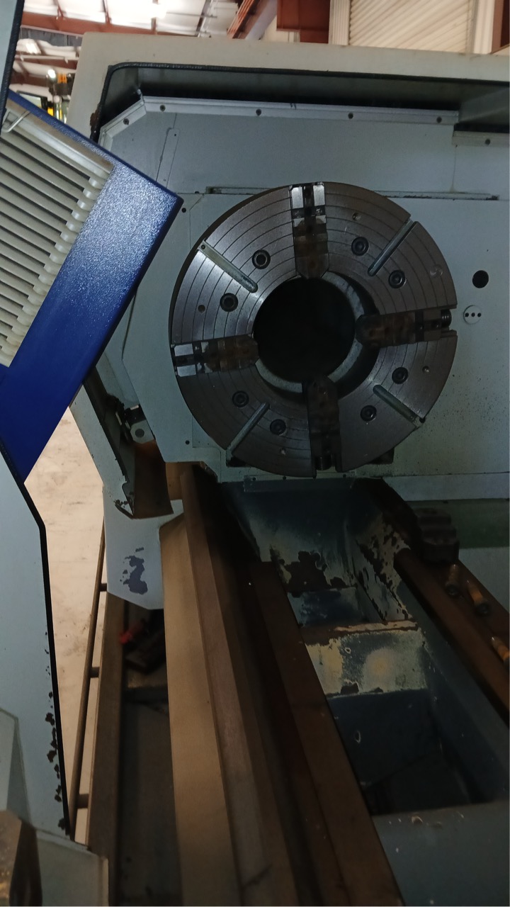 Weiler E90 x 3000 CNC Lathe, 2012 - 10" Bore, Weiler CNC Control, Steady Rest, Chip Conveyor - Image 4