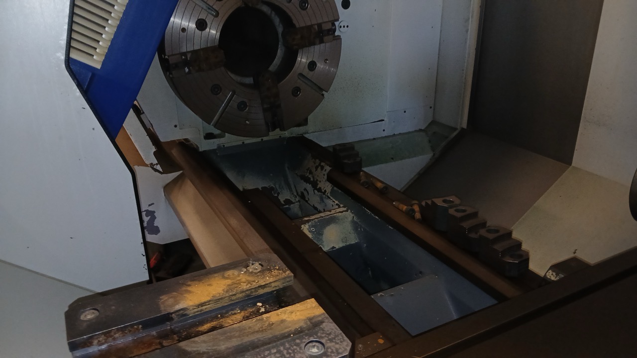 Weiler E90 x 3000 CNC Lathe, 2012 - 10" Bore, Weiler CNC Control, Steady Rest, Chip Conveyor - Image 5