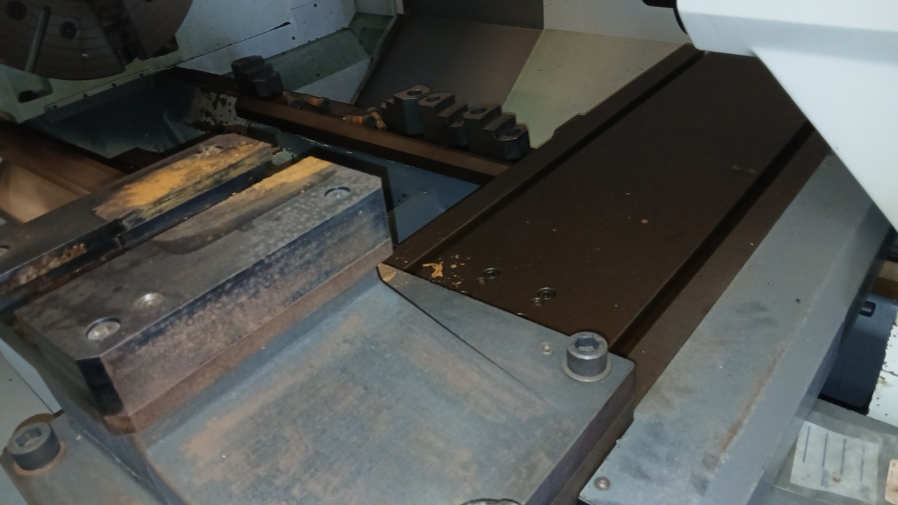 Weiler E90 x 3000 CNC Lathe, 2012 - 10" Bore, Weiler CNC Control, Steady Rest, Chip Conveyor - Image 6