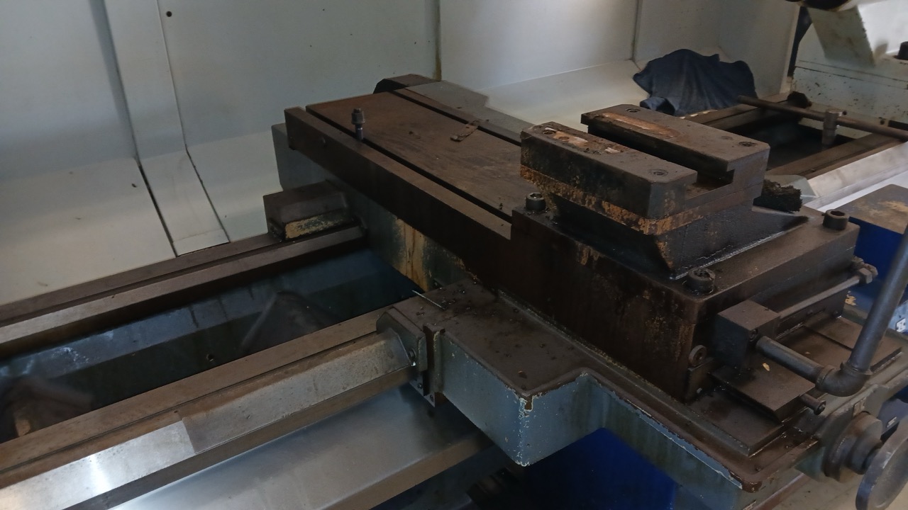 Weiler E90 x 3000, 2012 - CNC Lathe, 10" Bore, Weiler CNC Control, Steady Rest, Chip Conveyor - Image 5