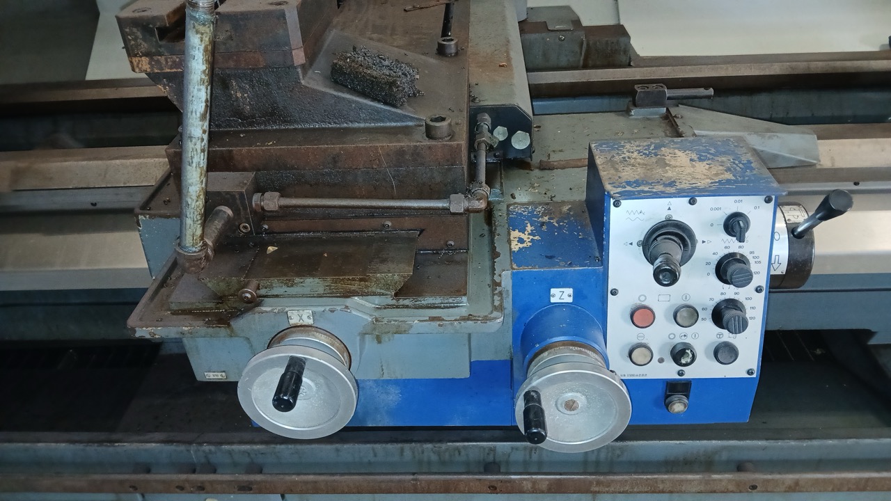 Weiler E90 x 3000, 2012 - CNC Lathe, 10" Bore, Weiler CNC Control, Steady Rest, Chip Conveyor - Image 6