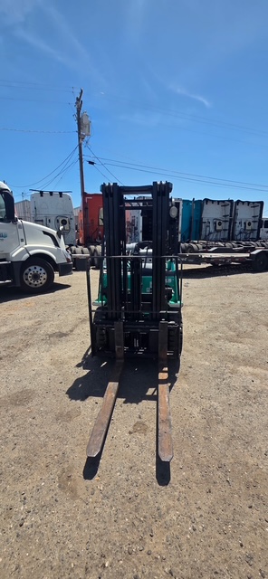Hyster J40XNT 4,000 lb Electric 3-Wheel Forklift, 2018 – Cushion Tire Warehouse Lift Truck - Image 3