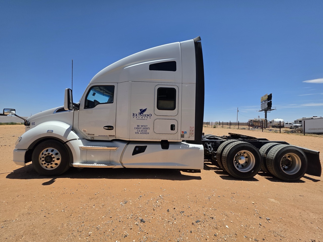 Kenworth T680 Raised Roof Sleeper, 2018 - Cummins ISX Engine - Image 2