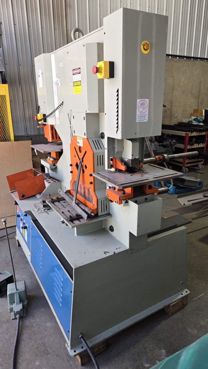95 Ton Baileigh SW-95 Hydraulic Ironworker, 2018 - Image 3