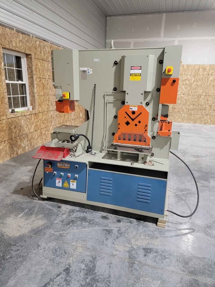 95 Ton Baileigh SW-95 Hydraulic Ironworker, 2018 - Image 4