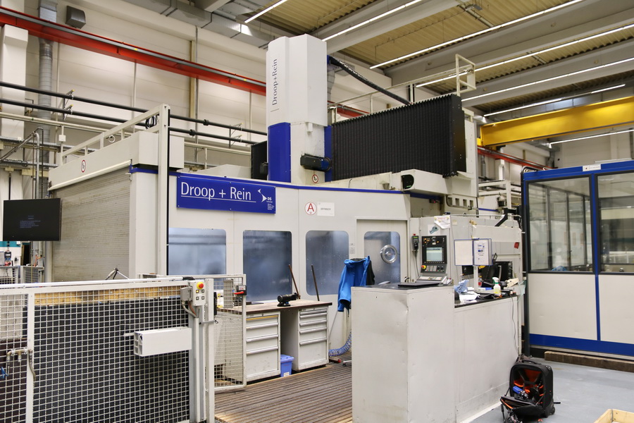 Droop + Rein TFS 22-40 DT D40 P CNC 5-Axis Planer Type Milling Machine, 2007 - Dual Chip Conveyors, Through Spindle Coolant, Probe, Rotary Table - Image 42