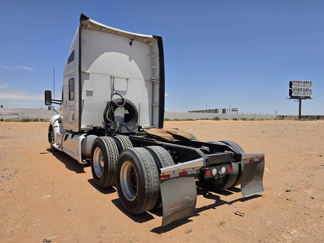 Kenworth T680 Raised Roof Sleeper, 2018 - Cummins ISX Engine - Image 4
