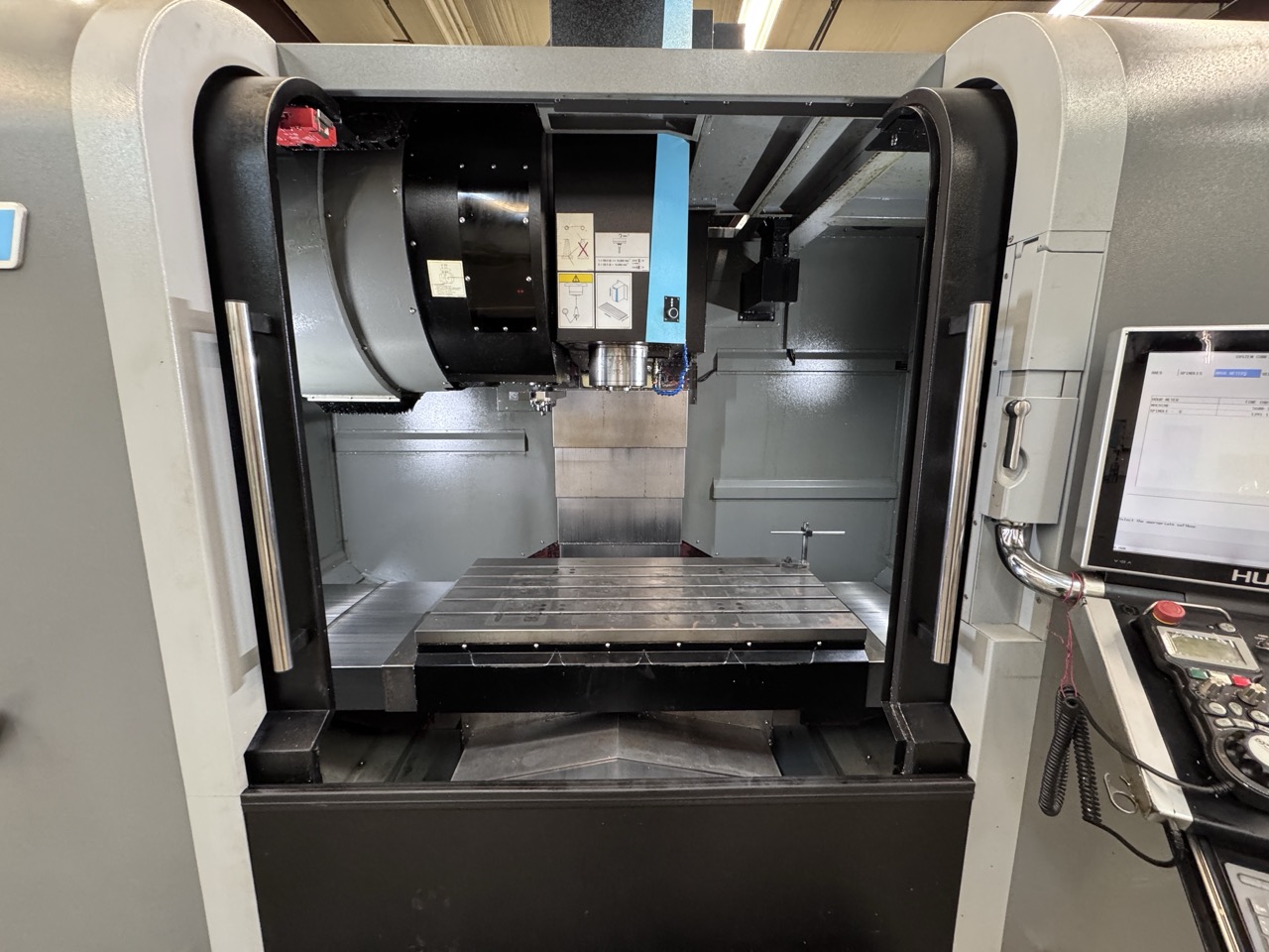 Hurco VMX-42Di CNC VMC, 2019 - WinMax Software, Chiller, Low Hours, Under Power Ready for Inspection - Image 8