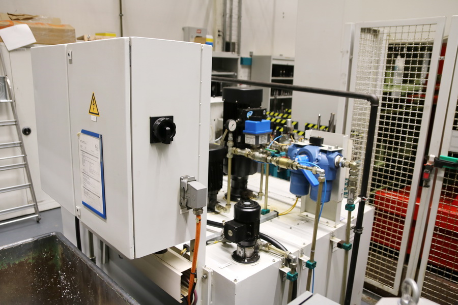 Droop + Rein TFS 22-40 DT D40 P CNC 5-Axis Planer Type Milling Machine, 2007 - Dual Chip Conveyors, Through Spindle Coolant, Probe, Rotary Table - Image 81