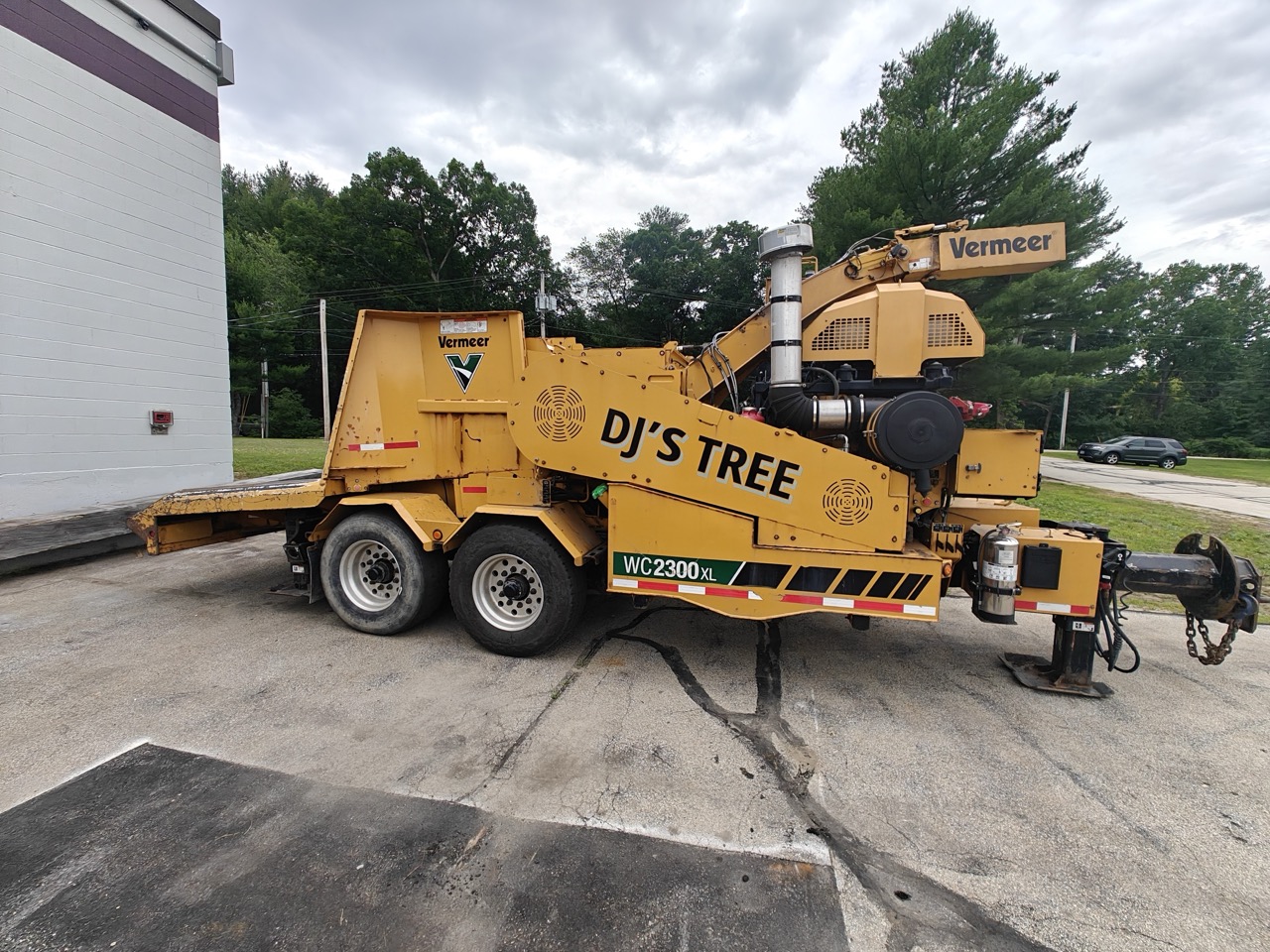 Vermeer WC2300XL Whole Tree Chipper, 2022 – 440 HP CAT C13, 23” Capacity, Towable Forestry Wood Chipper - Image 3