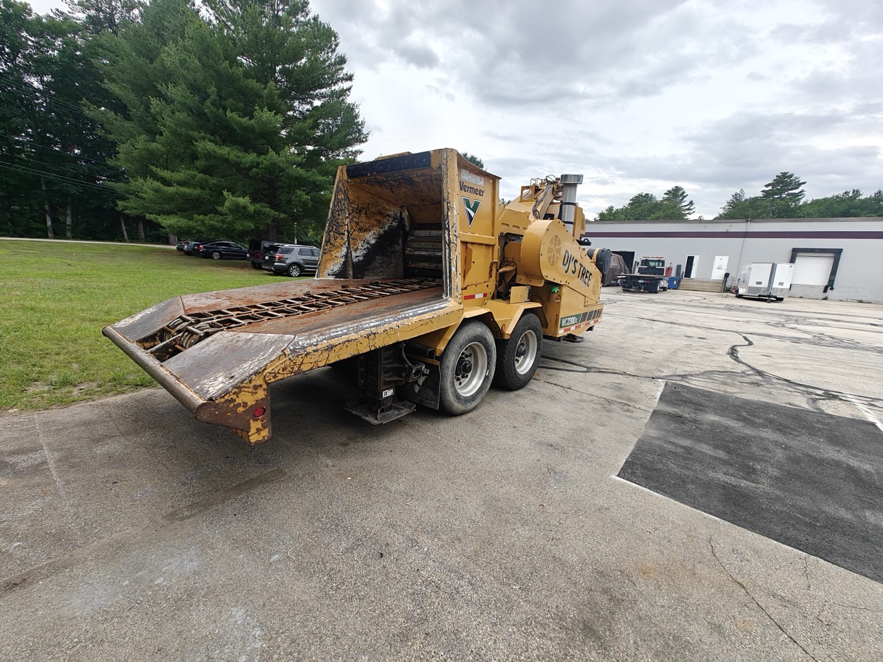 Vermeer WC2300XL Whole Tree Chipper, 2022 – 440 HP CAT C13, 23” Capacity, Towable Forestry Wood Chipper - Image 4