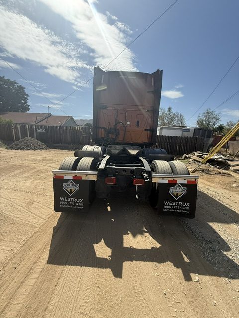 International LT625 Sleeper Truck, 2018 – Cummins X15 Diesel, Automatic Transmission, Tandem Axle & Air Ride - Image 11