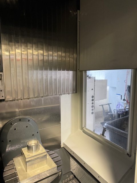 Haas UMC-750 5-Axis VMC, 2022 – 30” Travels, 15K Spindle, 50+1 Tools, TSC & Chip Conveyor (1) - Image 6