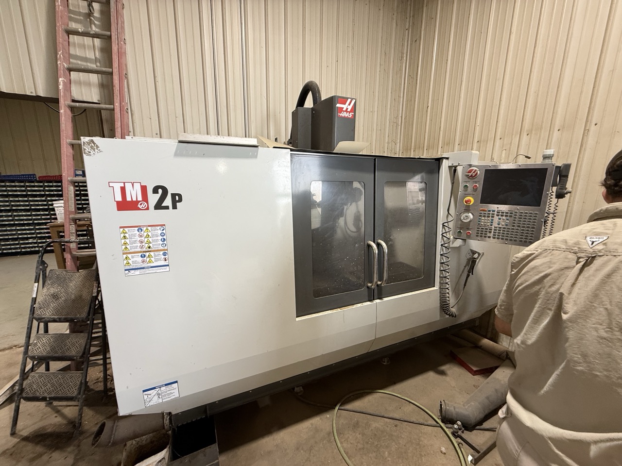 Haas TM-2P CNC VMC, 2014 - Wireless Probing, Chip Auger, Programmable Coolant, ATC