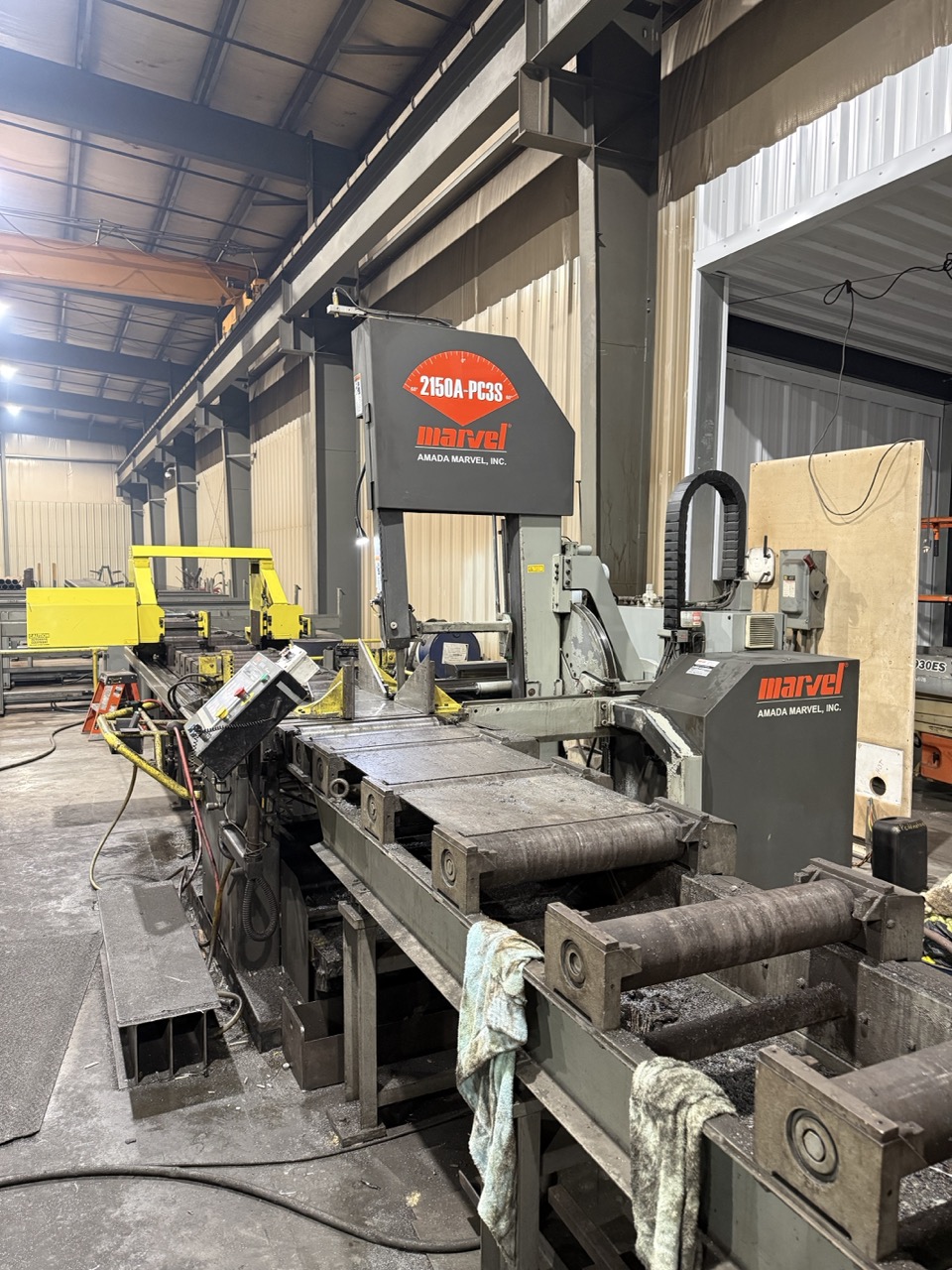 20" x 25" Amada Marvel 2150A-PC3S-60 Vertical Saw, 2020 - Entire Material Handling System Included