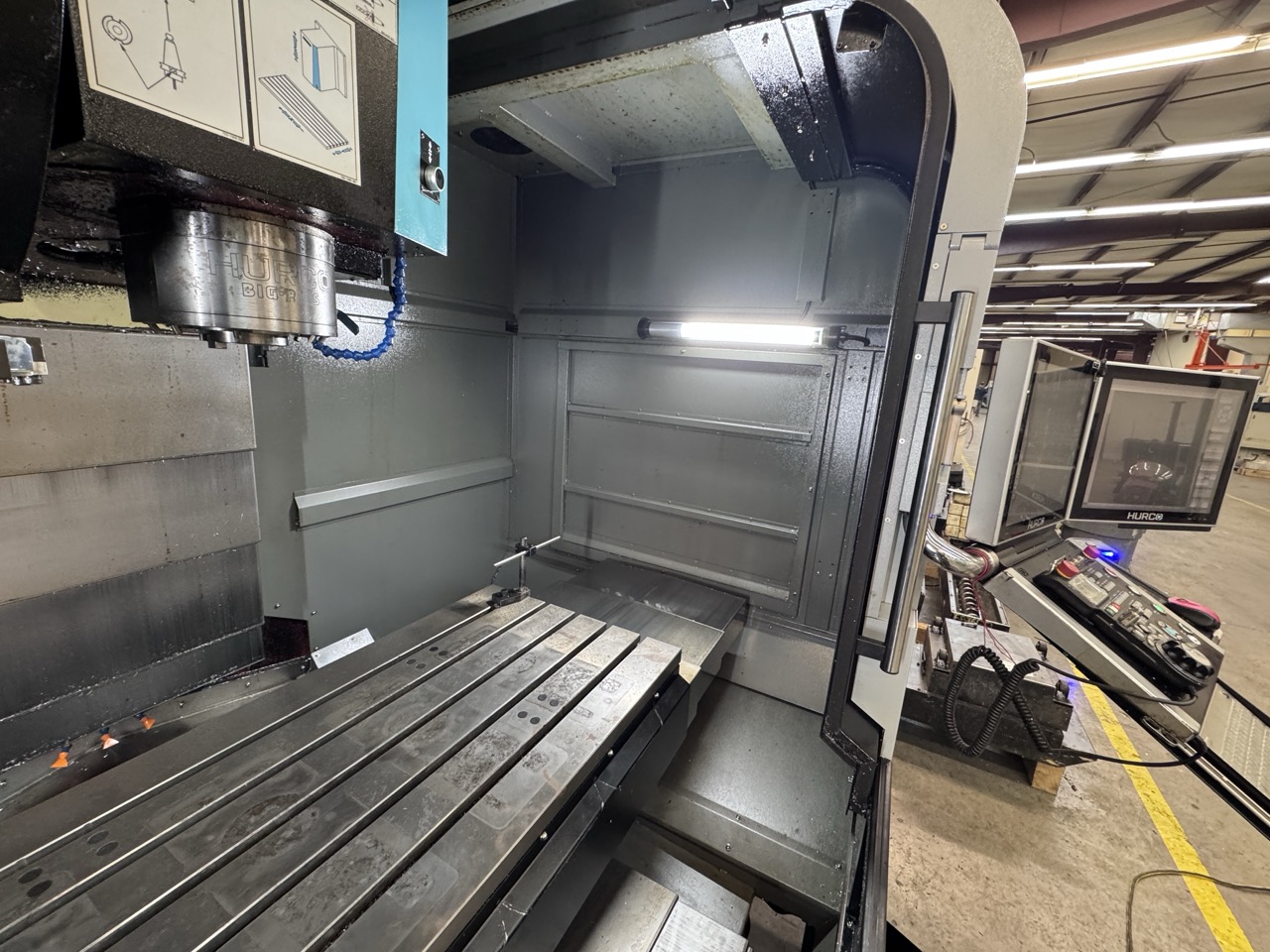 Hurco VMX-42Di CNC VMC, 2019 - WinMax Software, Chiller, Low Hours, Under Power Ready for Inspection - Image 18