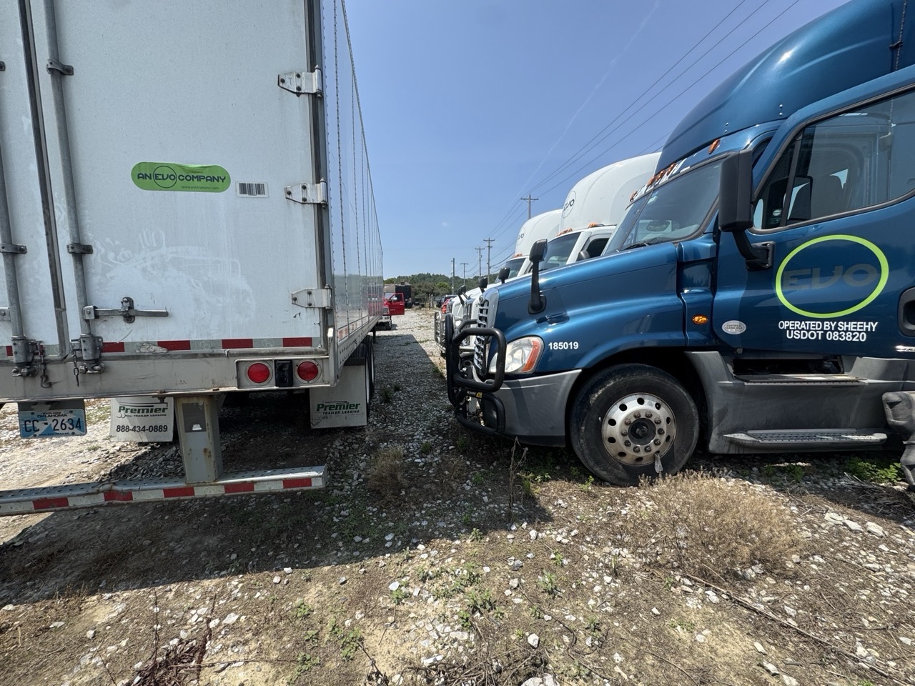 Freightliner Cascadia 125 Day Cab Semi Truck, 2018 – Detroit DD15 Diesel, Tandem Axle, 52,000-Lb GVWR - Image 6