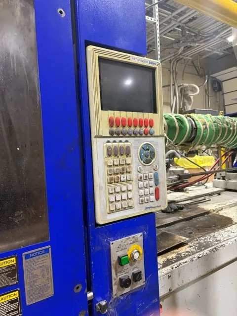 650 Ton 89.6 oz Shot Size Van Dorn 650HT-4300 Injection Molding Machine, 2006 - Image 3
