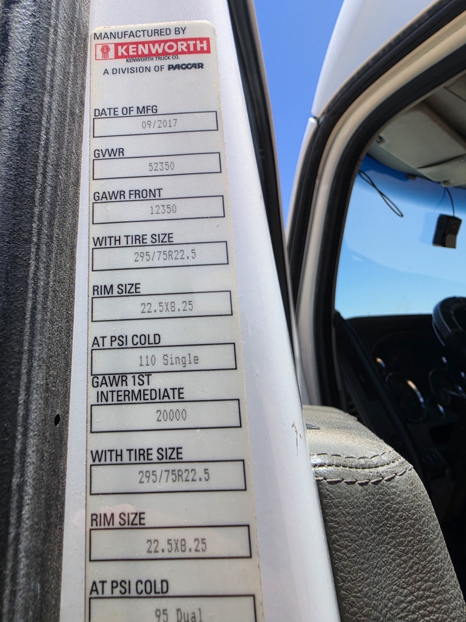 Kenworth T680 Raised Roof Sleeper, 2018 - Cummins ISX Engine - Image 10