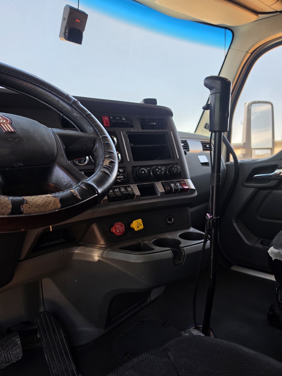 Kenworth T680 Raised Roof Sleeper, 2018 - Cummins ISX Engine - Image 32