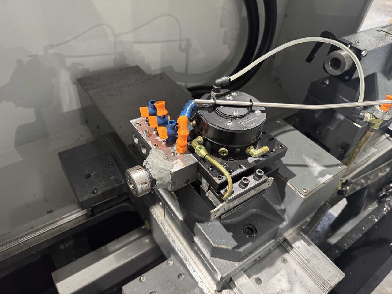 Haas TL-1 CNC Lathe, 2018 - 4 Station Tool Post, Tailstock, Rotating Coolant, Hand Wheels - Image 3